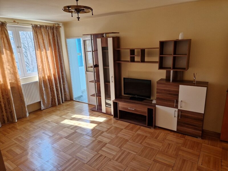 Titan, la 2 min. de metrou Nicolae Grigorescu, IOR, piata, bl. H, 4 camere