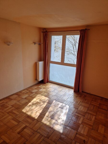 Titan, la 2 min. de metrou Nicolae Grigorescu, IOR, piata, bl. H, 4 camere